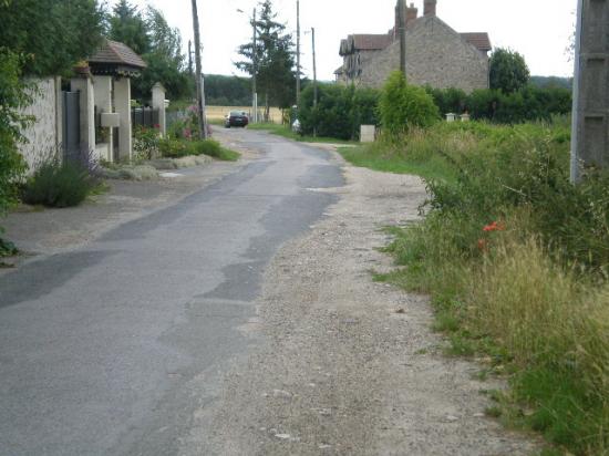 0.3 km: La sortie du village